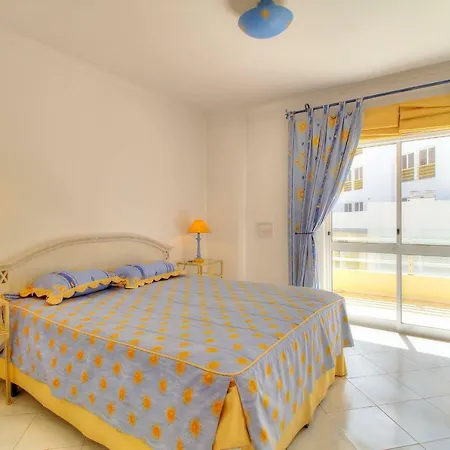 3 Bed Vilamoura Center Appartement *